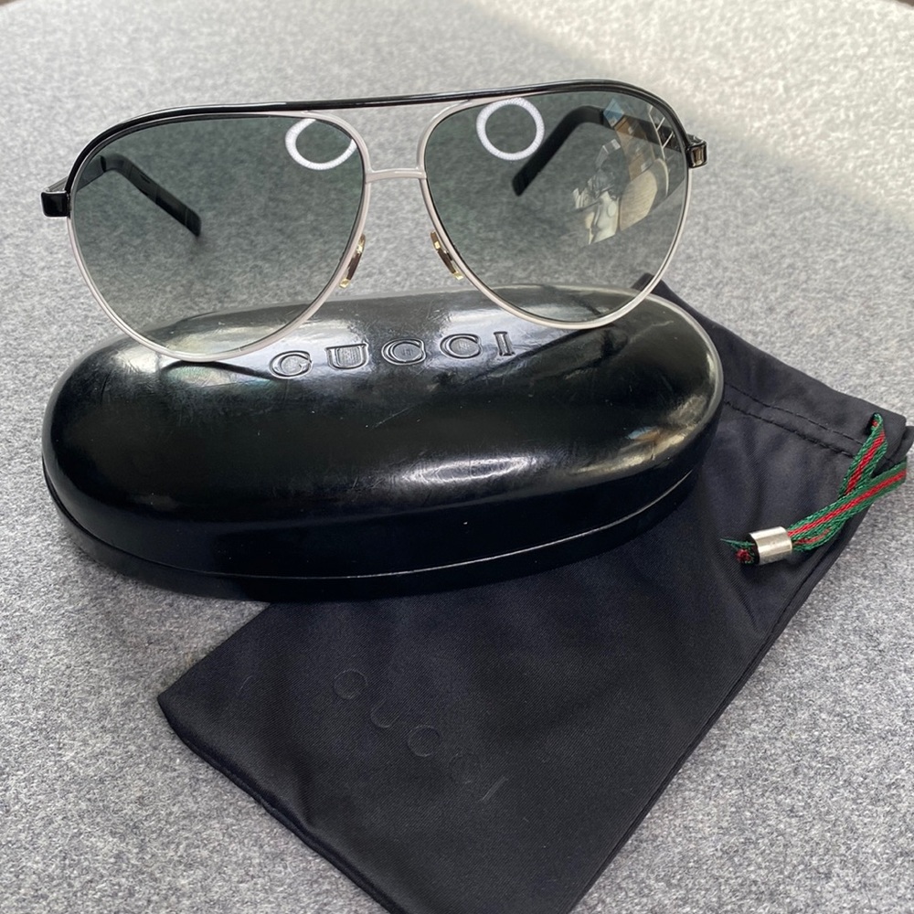 AUTHENTIC Gucci sunglasses GG 1827 Sunglasses in Black & White